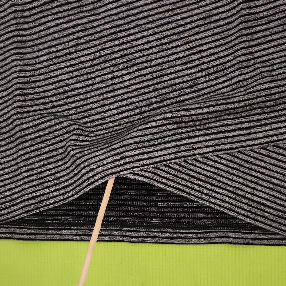 NWT Madewell Black and Gray Striped Sleeveless Crossover Tank Top Size Medium - Picture 4 of 7